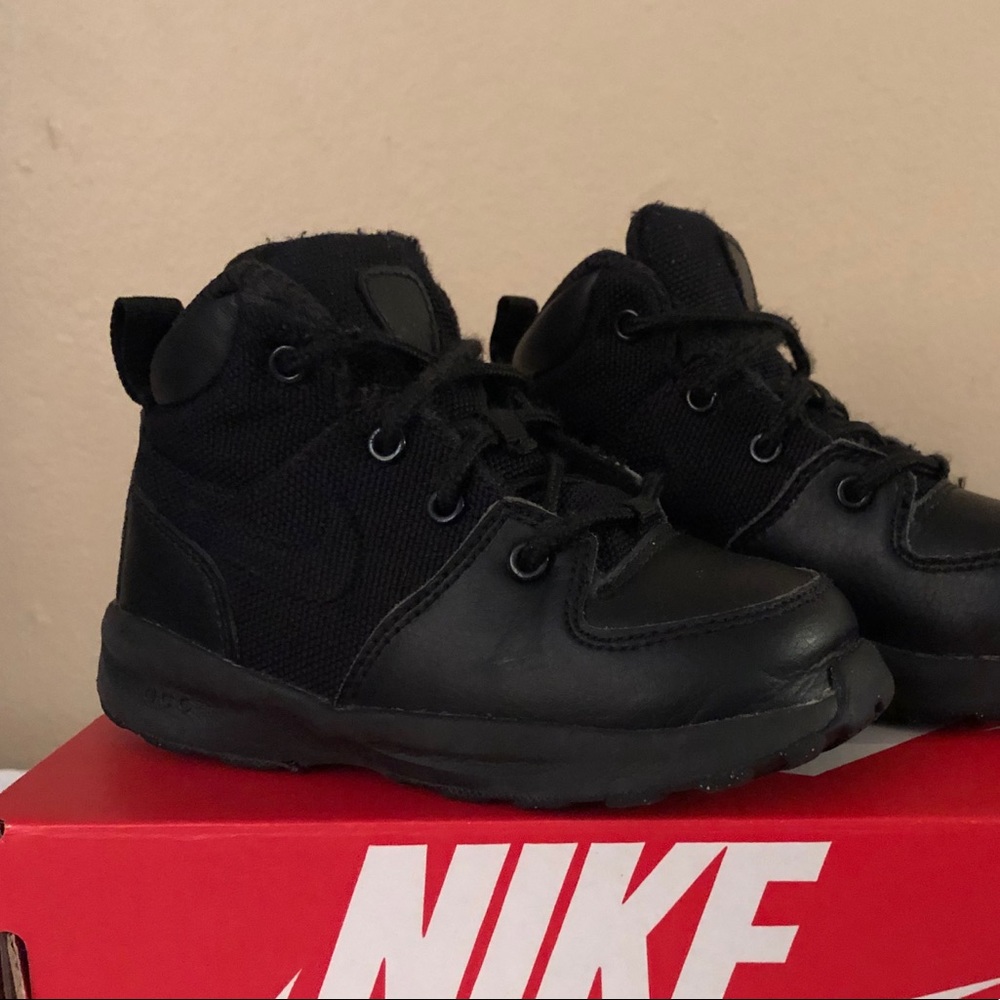 Nike ACG boots